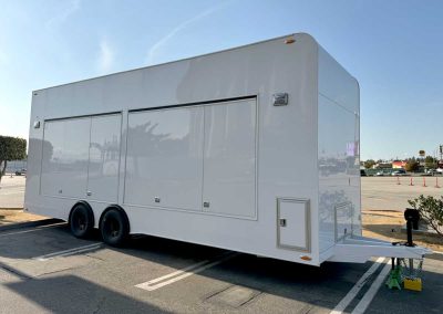 CW trailer exterior